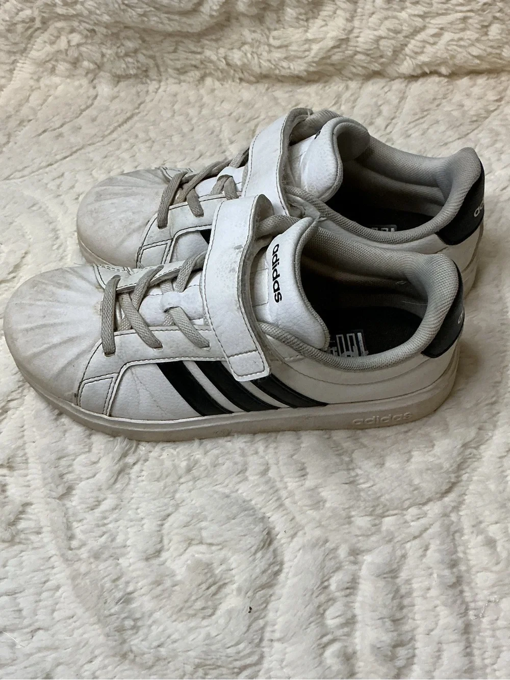 adidas White Kids Sneakers with Black Stripes Sz 2
